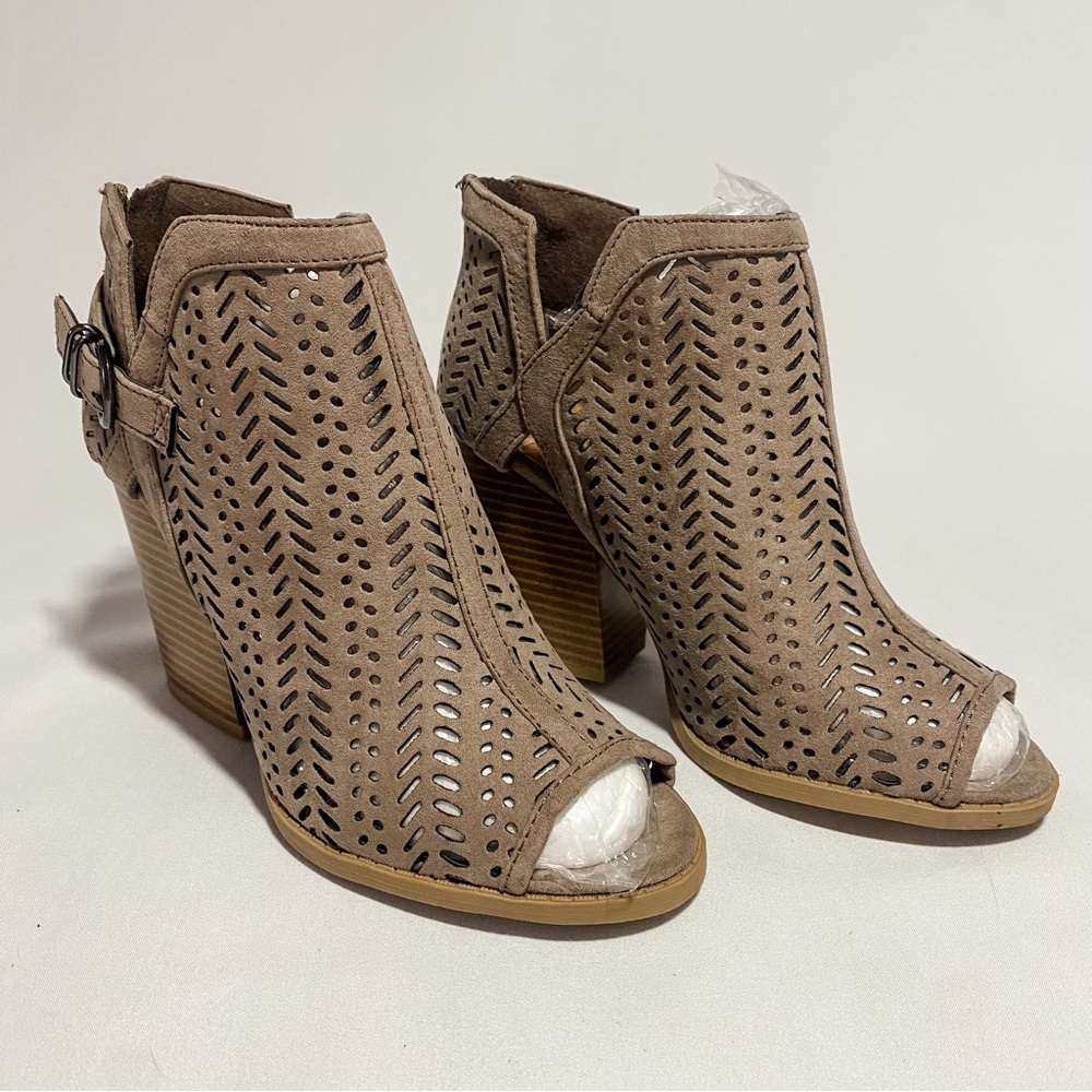 🌟NEW🌟 Qupid Taupe Suede Heels